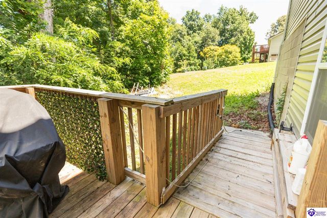 7205 S Woodland Drive, Radcliff, KY 40160