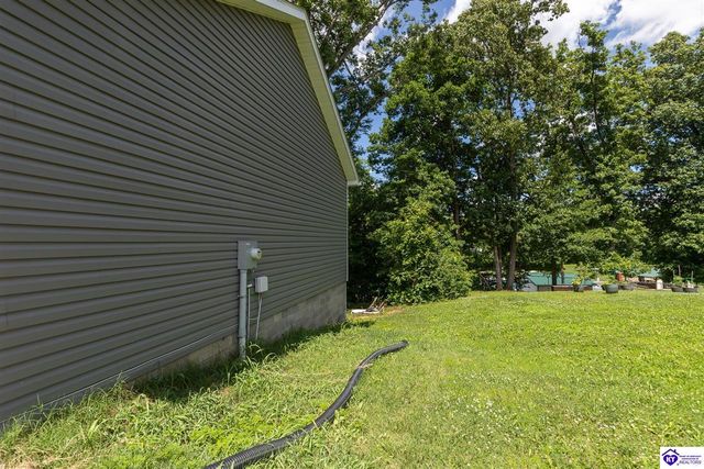 7205 S Woodland Drive, Radcliff, KY 40160