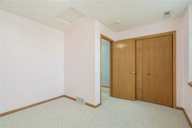 5425 Kacena Avenue B, Marion, IA 52302