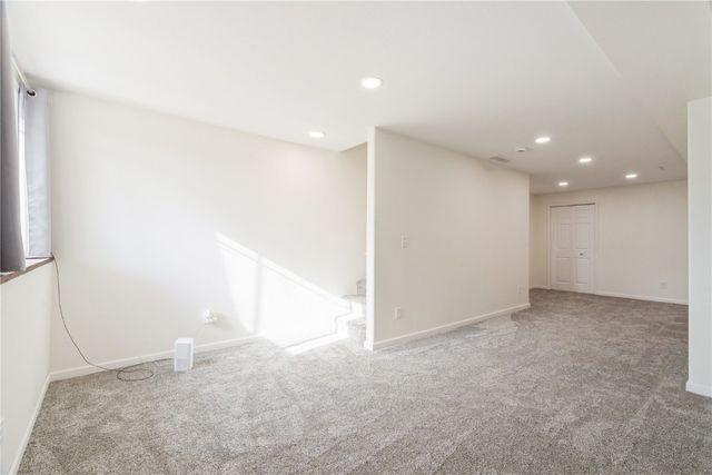 5425 Kacena Avenue B, Marion, IA 52302