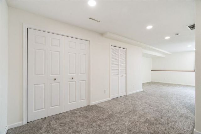 5425 Kacena Avenue B, Marion, IA 52302