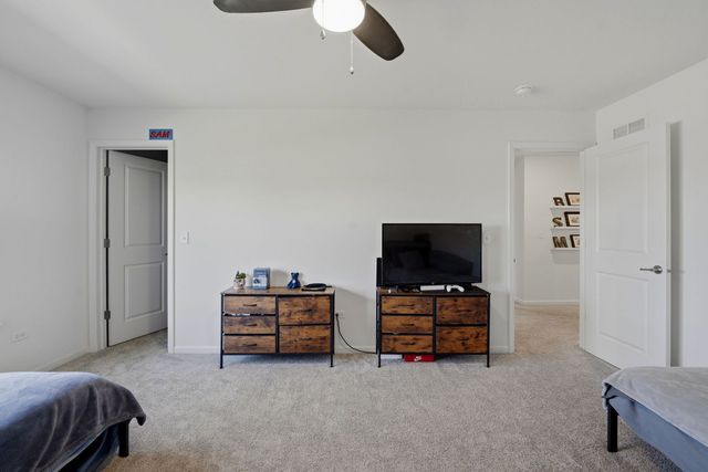 8515 Rosehall Drive, Joliet, IL 60431