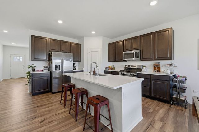 8515 Rosehall Drive, Joliet, IL 60431