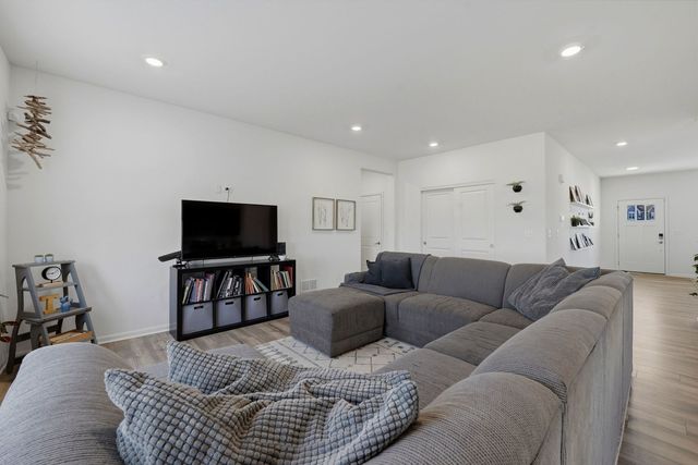 8515 Rosehall Drive, Joliet, IL 60431