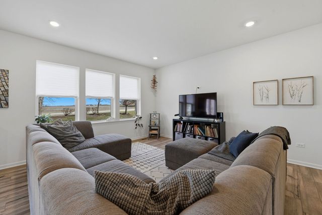 8515 Rosehall Drive, Joliet, IL 60431