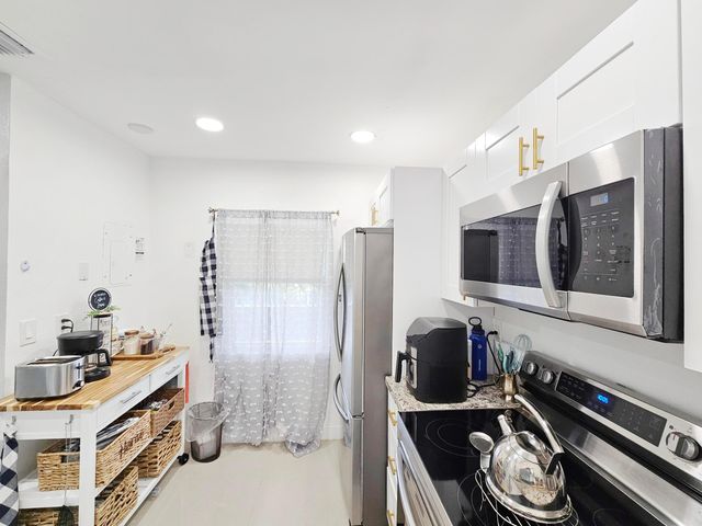 7807 Golf Cir Circle 305, Margate, FL 33063