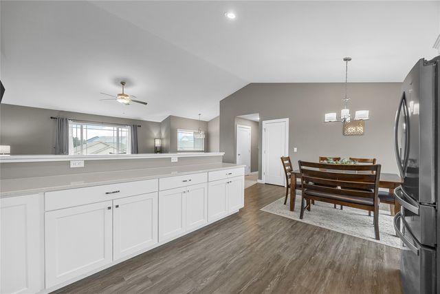 808 Marie Street, Solon, IA 52333