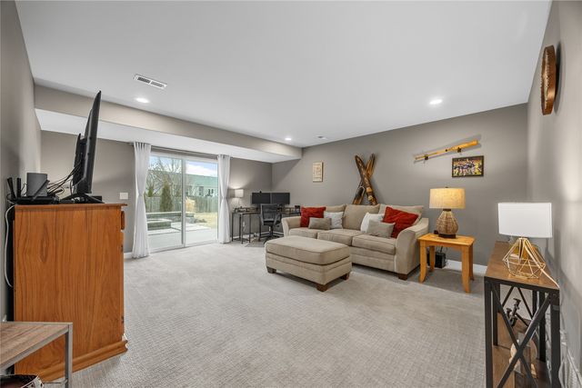 808 Marie Street, Solon, IA 52333