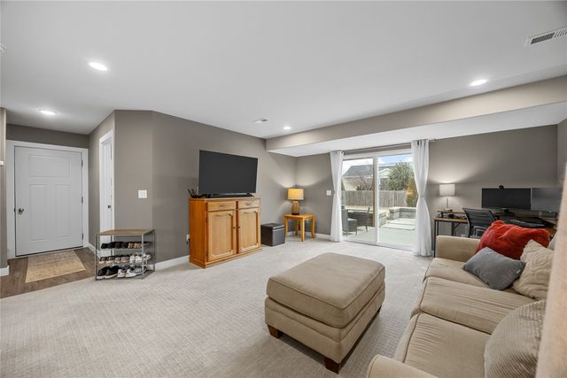 808 Marie Street, Solon, IA 52333