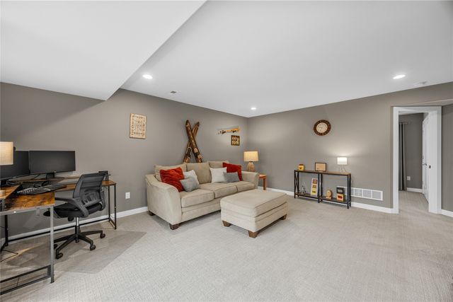 808 Marie Street, Solon, IA 52333