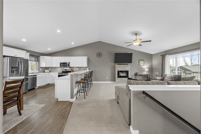 808 Marie Street, Solon, IA 52333