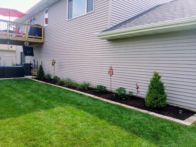 808 Marie Street, Solon, IA 52333