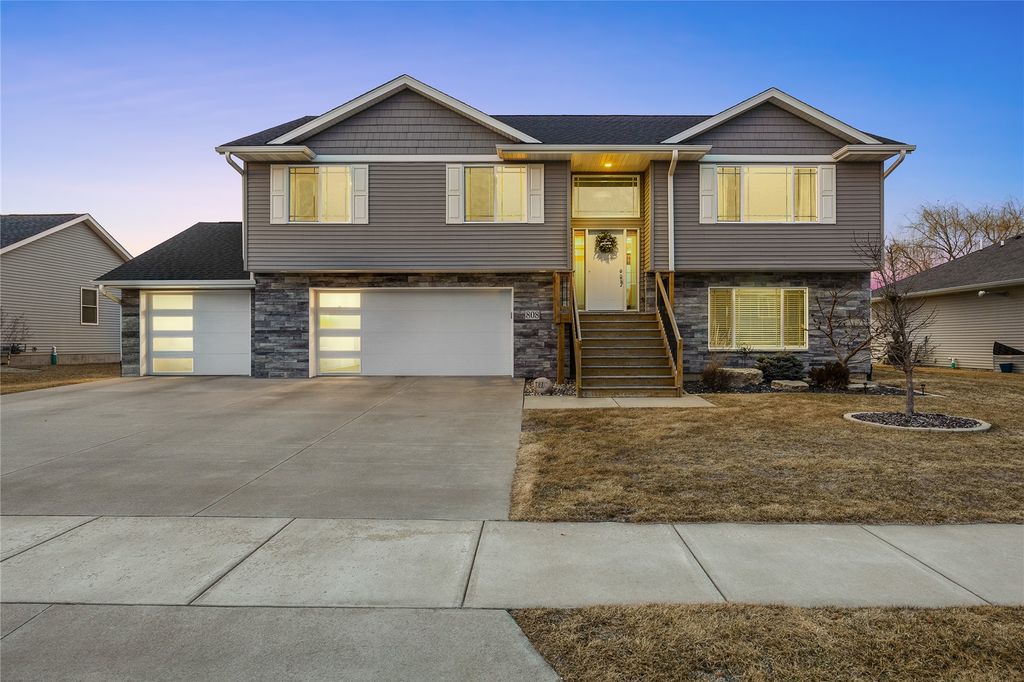 808 Marie Street, Solon, IA 52333