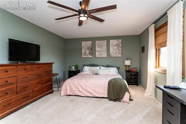 125 Sunbird Cliffs Lane, Colorado Springs, CO 80919