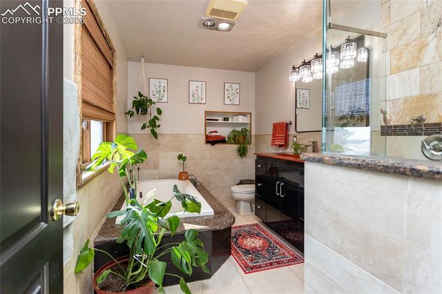 125 Sunbird Cliffs Lane, Colorado Springs, CO 80919