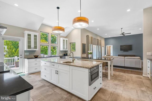 2203 PENNSYLVANIA BLVD, Alexandria, VA 22308