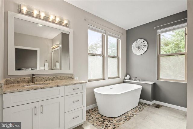 2203 PENNSYLVANIA BLVD, Alexandria, VA 22308