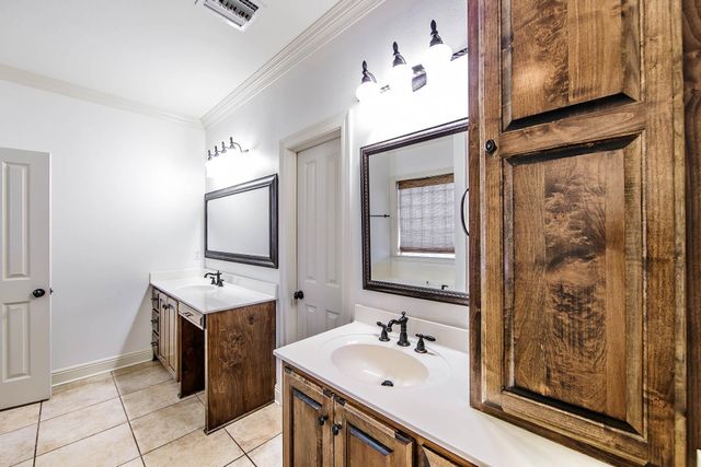 167 Northlake Drive, Thibodaux, LA 70301