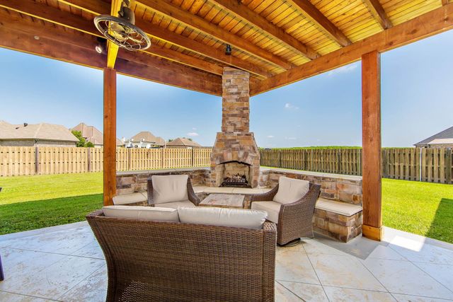 167 Northlake Drive, Thibodaux, LA 70301