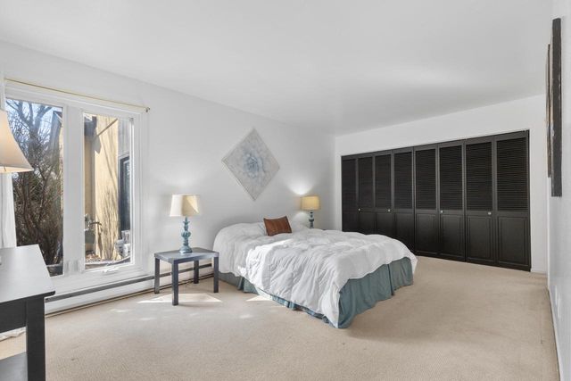 5266 S Somerset LANE, Greenfield, WI 53221