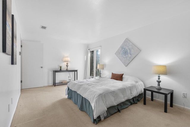 5266 S Somerset LANE, Greenfield, WI 53221