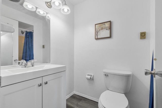 5266 S Somerset LANE, Greenfield, WI 53221