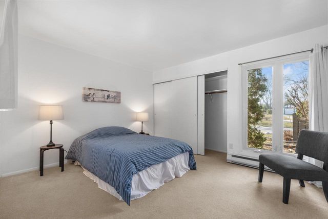 5266 S Somerset LANE, Greenfield, WI 53221