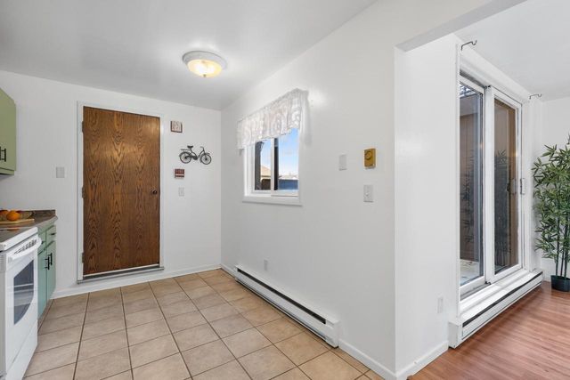 5266 S Somerset LANE, Greenfield, WI 53221