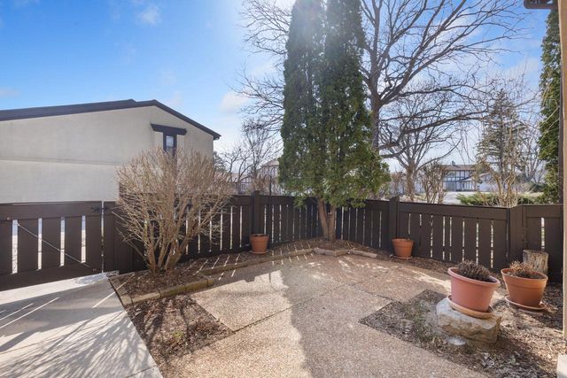 5266 S Somerset LANE, Greenfield, WI 53221