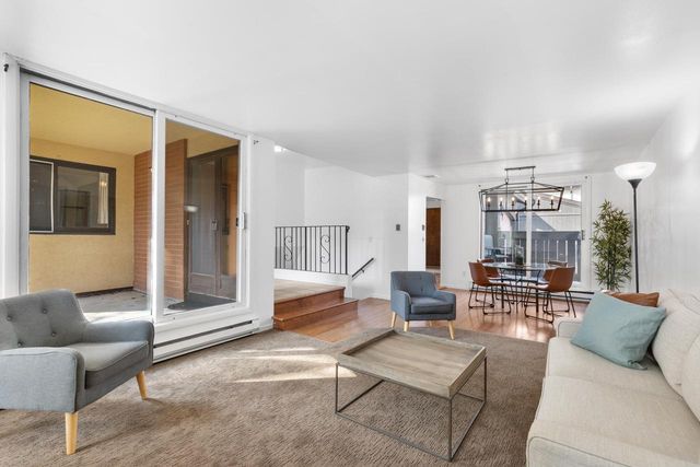 5266 S Somerset LANE, Greenfield, WI 53221