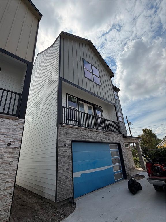 2707 Berry Street, Houston, TX 77004