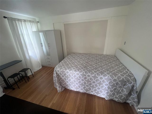 285 Highwood Avenue, Teaneck, NJ 07666