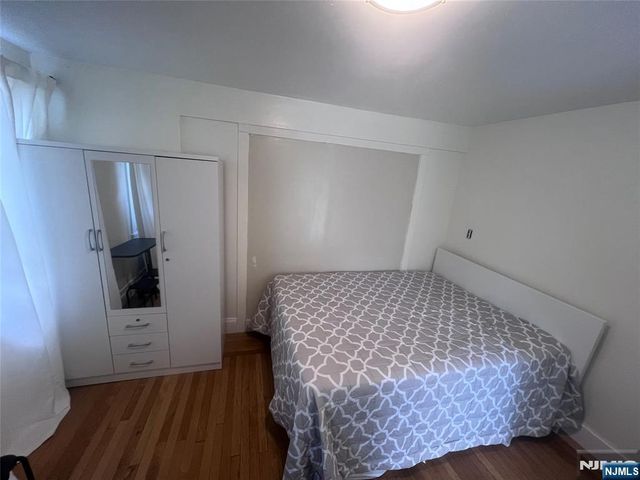 285 Highwood Avenue, Teaneck, NJ 07666