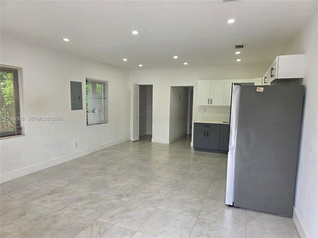 1102 NW 103rd St, Miami, FL 33150