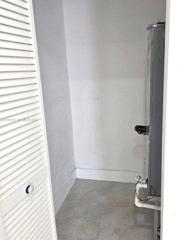 1102 NW 103rd St, Miami, FL 33150