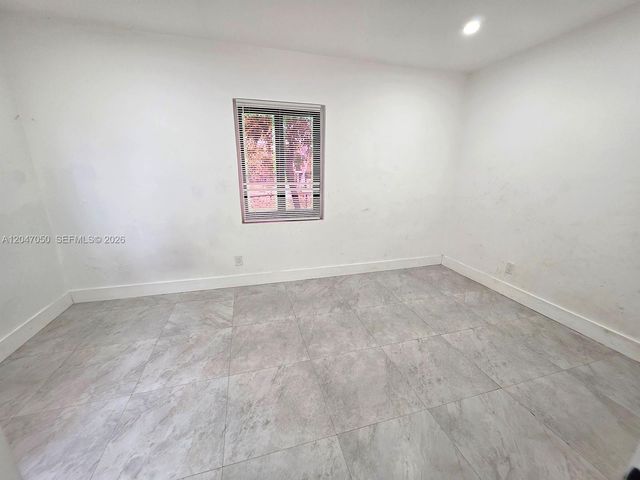 1102 NW 103rd St, Miami, FL 33150