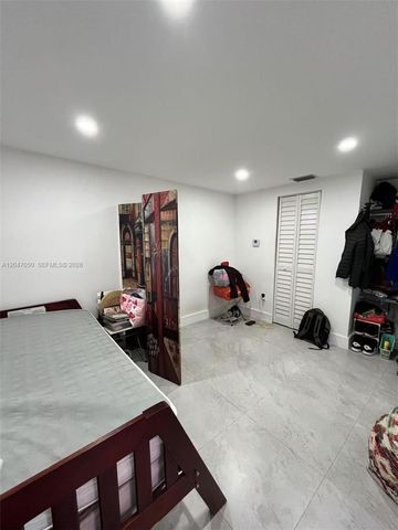 1102 NW 103rd St, Miami, FL 33150
