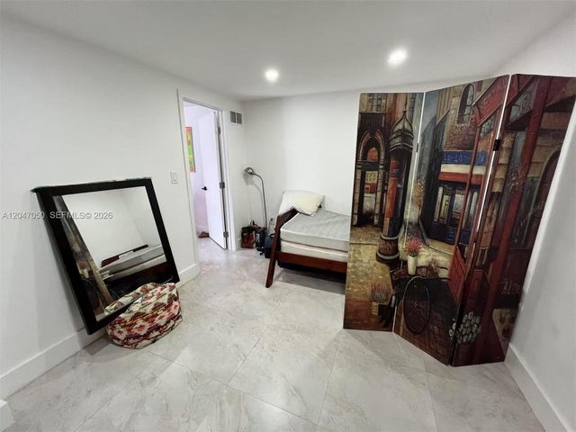 1102 NW 103rd St, Miami, FL 33150
