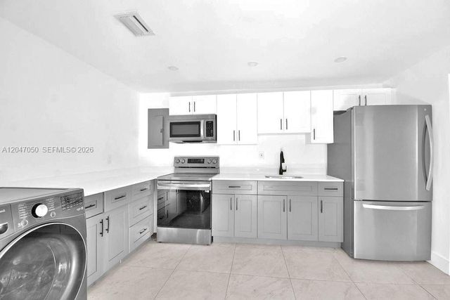 1102 NW 103rd St, Miami, FL 33150