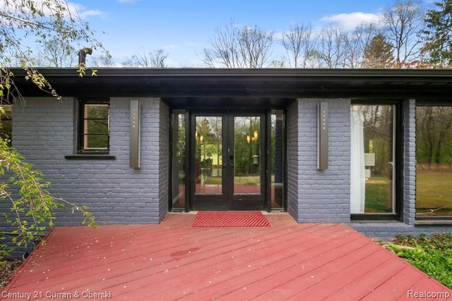 27869 Old Colony Street, Farmington, MI 48334