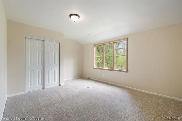 27869 Old Colony Street, Farmington, MI 48334