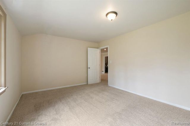 27869 Old Colony Street, Farmington, MI 48334