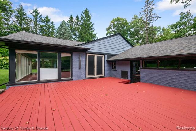 27869 Old Colony Street, Farmington, MI 48334