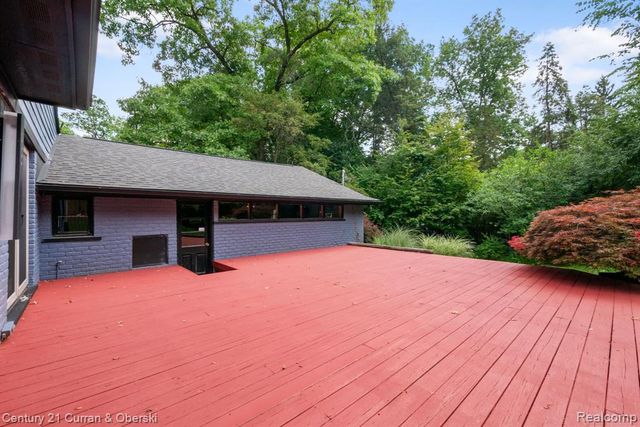 27869 Old Colony Street, Farmington, MI 48334