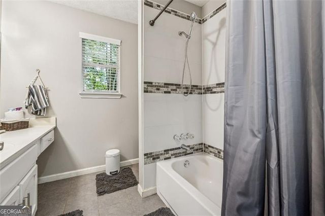 785 Greenhedge, Stone Mountain, GA 30088