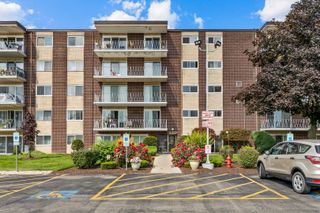 2900 Maple Avenue 17E, Downers Grove, IL 60515