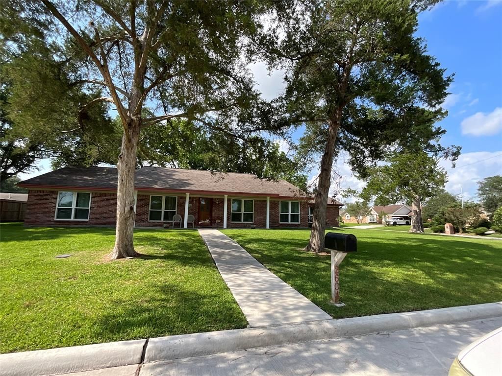 2604 Adams Street, Alvin, TX 77511