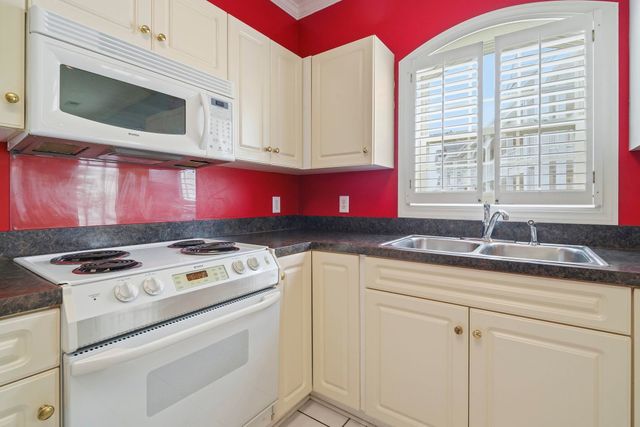 3979 Forsythia Ct Unit 201, Myrtle Beach, SC 29588