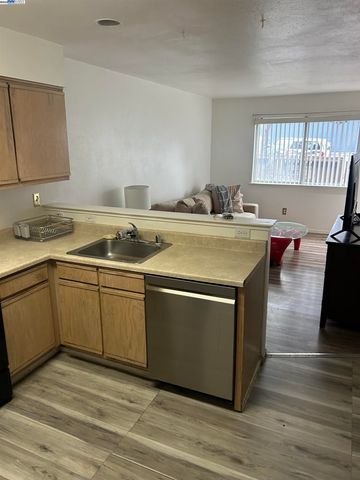 1830 Vicksburg Ave, Oakland, CA 94601