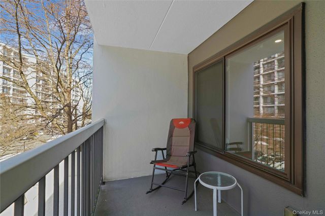 400 High Point Drive 206, Hartsdale, NY 10530